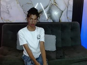 triiangel_latinboy's webcam