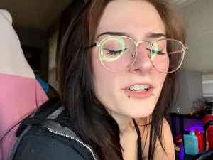 twistedintheheadbonesy's webcam