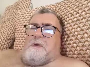 twohats2810's webcam