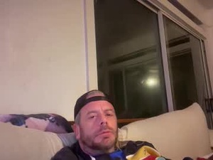 upinsmoke2k26's webcam