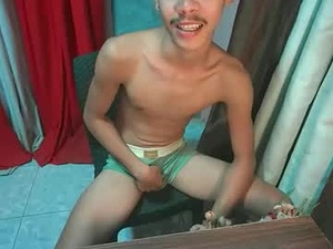 ur_boy_bryan's webcam