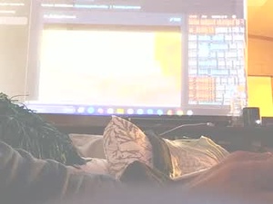ur_daddy15's webcam