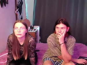 velvet_couple_'s webcam
