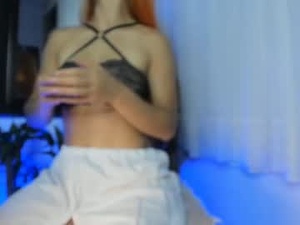 victoriasmithtv's webcam