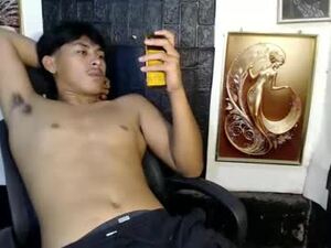 wilson_hugecock's webcam