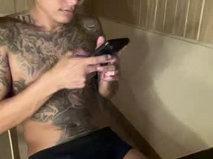 yourasiantattoo_steve's webcam