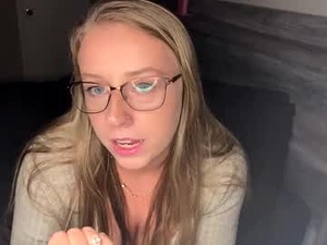 yourfunamanda's webcam