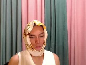 yourqueenlucifer's webcam