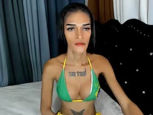 yoursandrea4uxxx's webcam