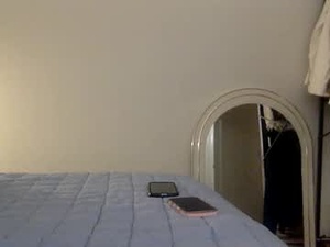 yoursluttyneighbors's webcam