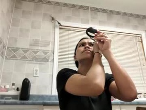 yumi_lovegirl32's webcam