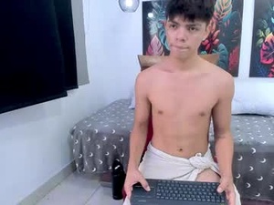 zack_torreshot's webcam