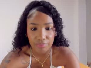 zara_blaze_85's webcam