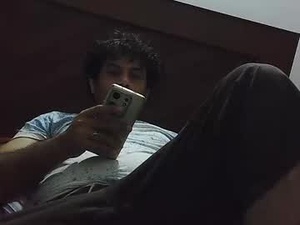 ziakhan6990's webcam