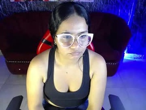 zoe_hadid_m's webcam