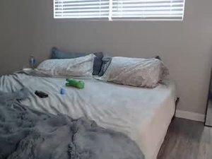 zoeemonroe's webcam